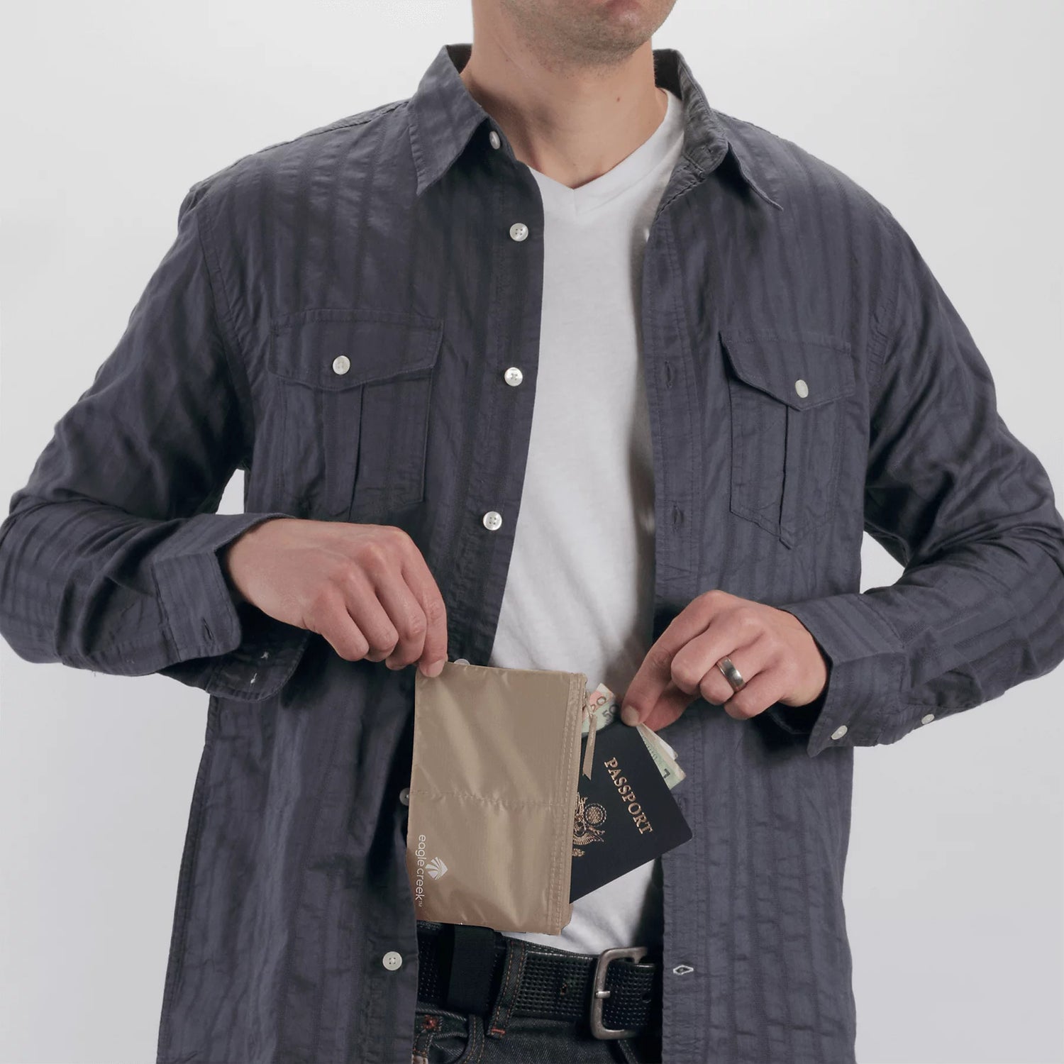 Undercover Hidden Pocket - Khaki Travel Wallet for Men Eagle Creek View 